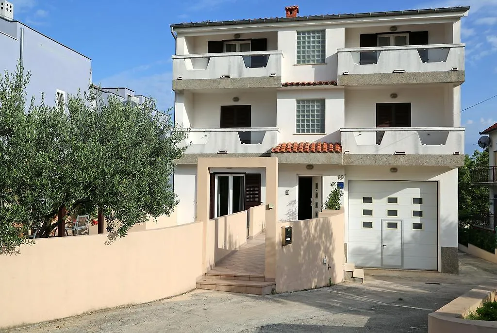Apartments Frankie Zadar