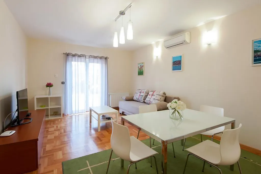 Apartments Frankie Zadar